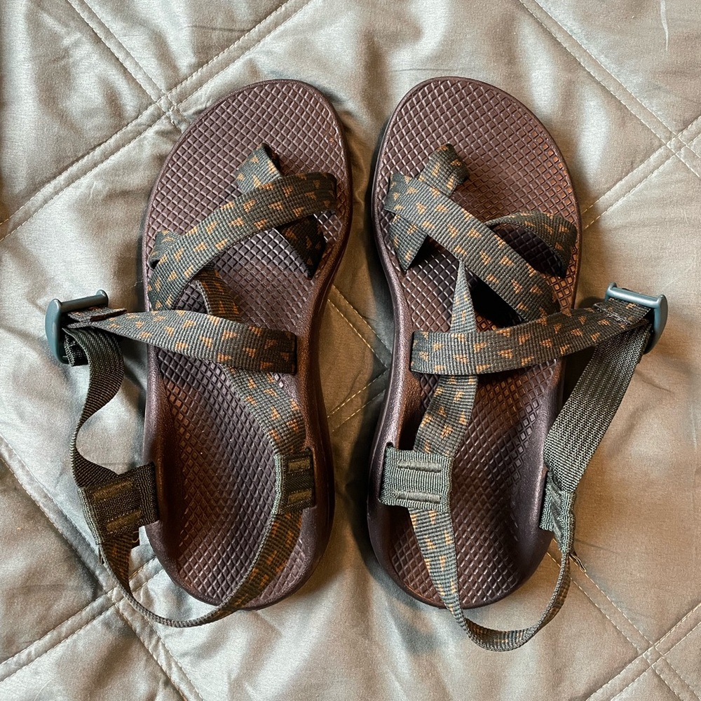 Chaco Cloud Sandals, Size 8, Green, Like New!